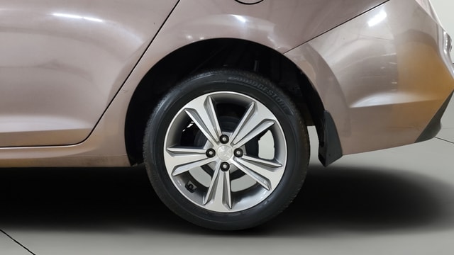 View Hyundai Verna Image 12 Used Hyundai Verna Image 12