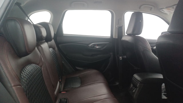 View Toyota Urban Cruiser Hyryder Image 34 Used Toyota Urban Cruiser Hyryder Image 34