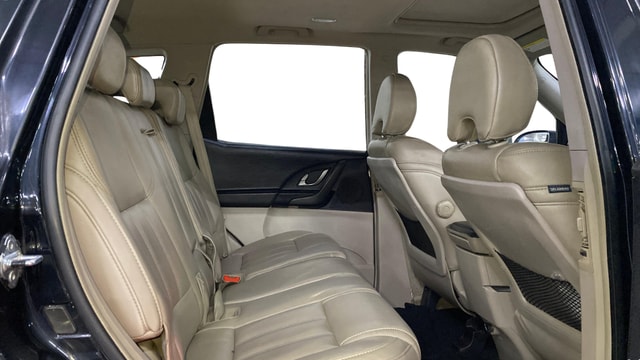 View Mahindra XUV500 Image 36 Used Mahindra XUV500 Image 36