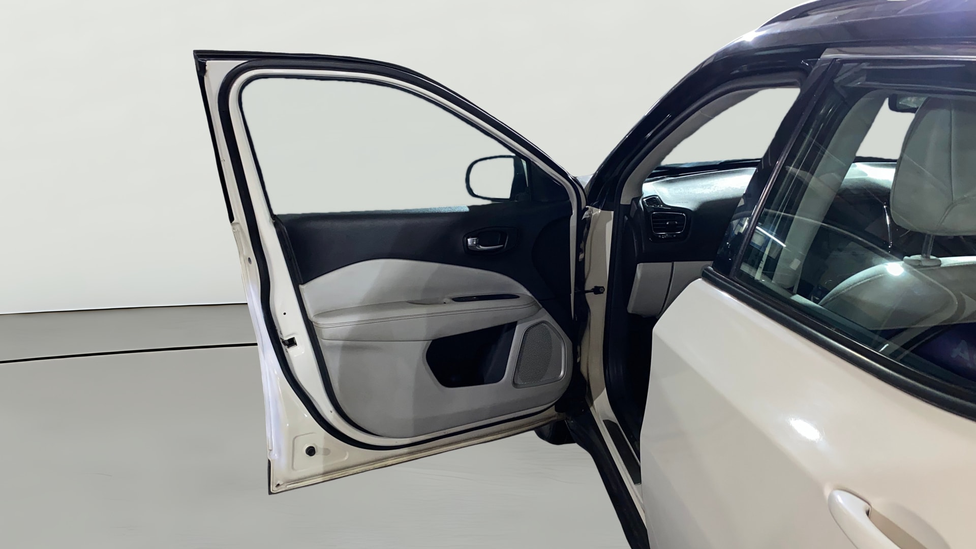 View 2019 Jeep Compass Limited Plus AT Image 31 Used 2019 Jeep Compass Limited Plus AT Image 31