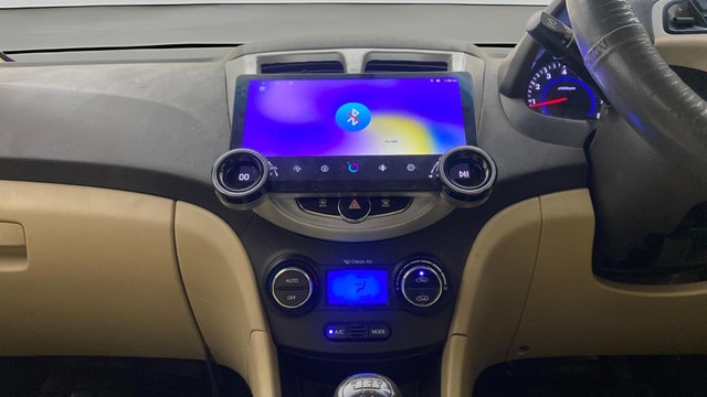 View Hyundai Fluidic Verna Image 17 Used Hyundai Fluidic Verna Image 17