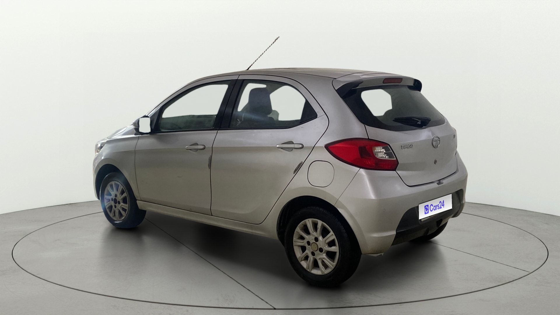 View 2016 Tata Tiago Revotorq XB Image 2 Used 2016 Tata Tiago Revotorq XB Image 2