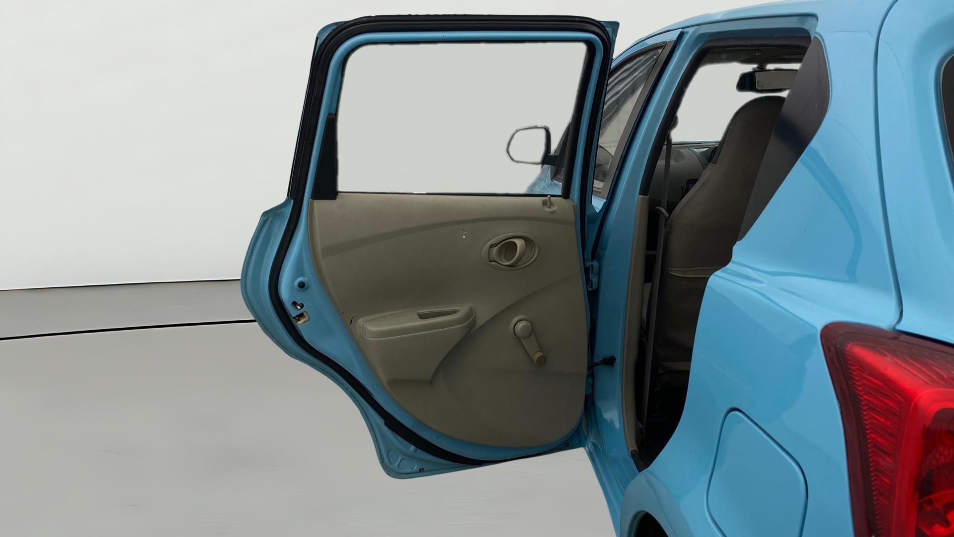 View 2014 Datsun Go T Image 22 Used 2014 Datsun Go T Image 22
