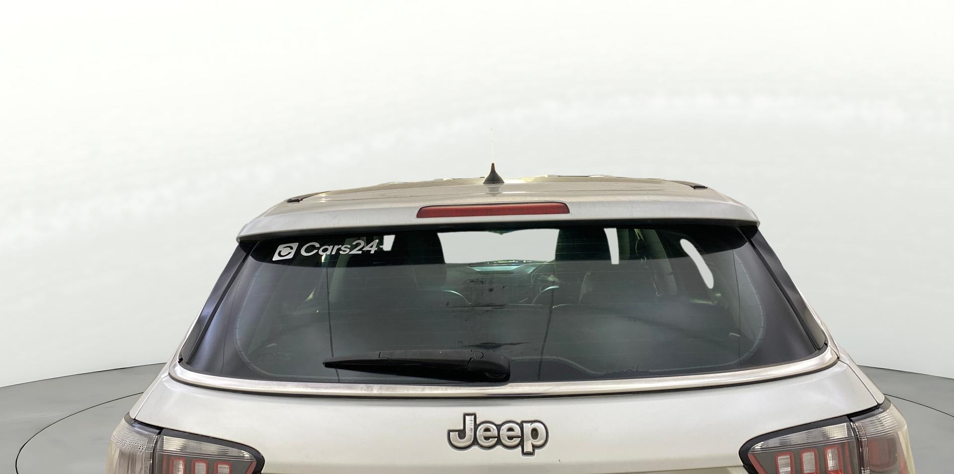 View 2018 Jeep Compass Longitude (O) 2.0 Diesel MT Image 4 Used 2018 Jeep Compass Longitude (O) 2.0 Diesel MT Image 4