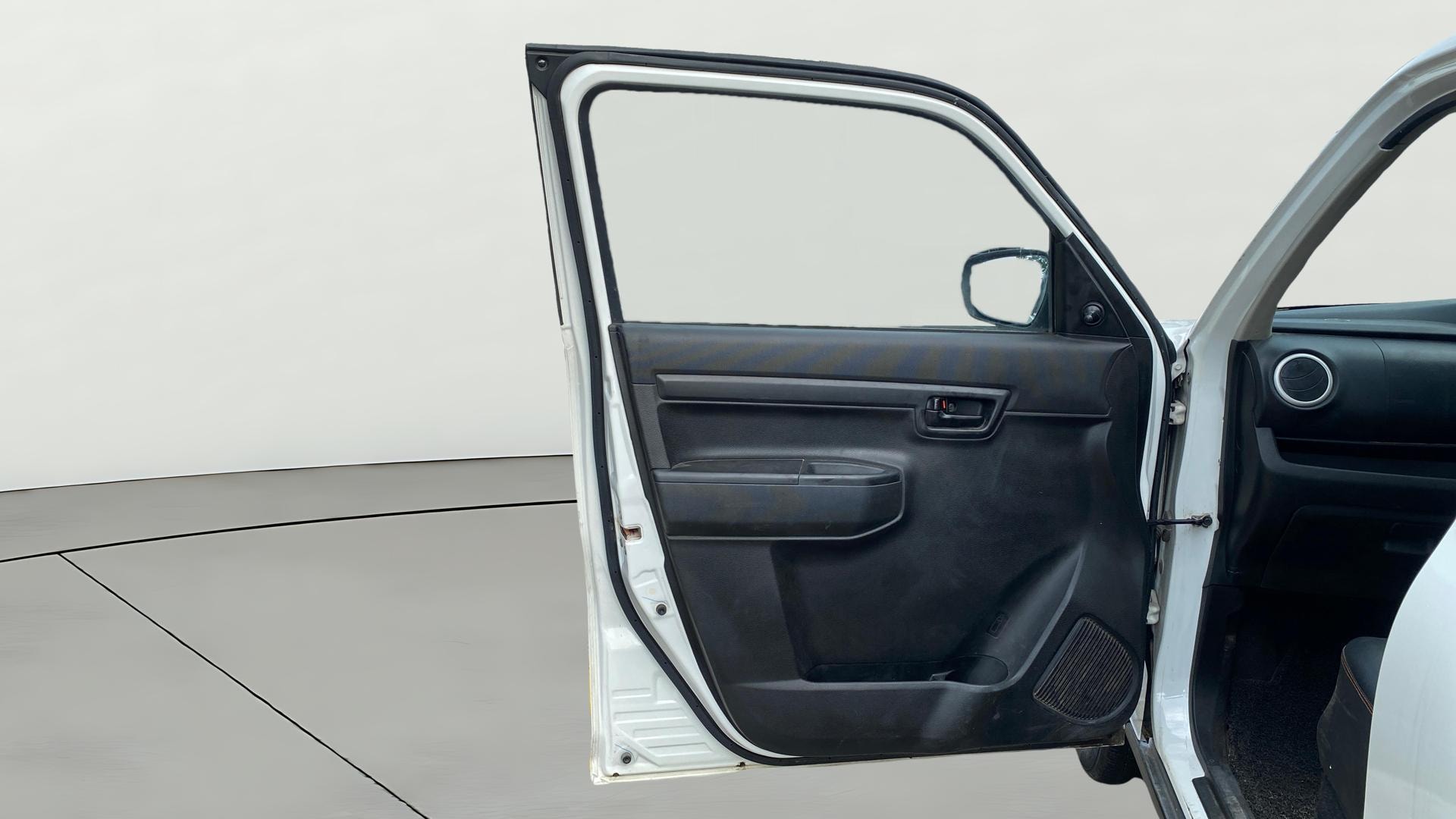View 2021 Maruti Suzuki 1000 Base Variant Image 31 Used 2021 Maruti Suzuki 1000 Base Variant Image 31