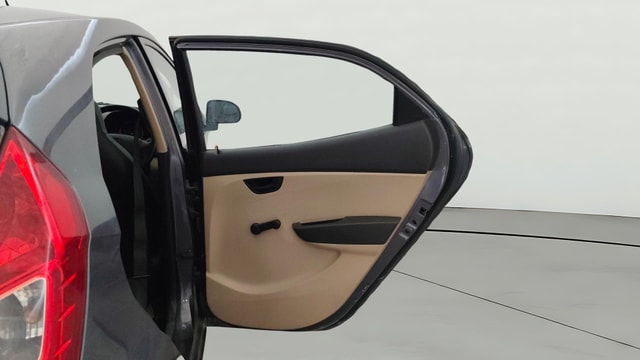 View Hyundai EON Image 7 Used Hyundai EON Image 7