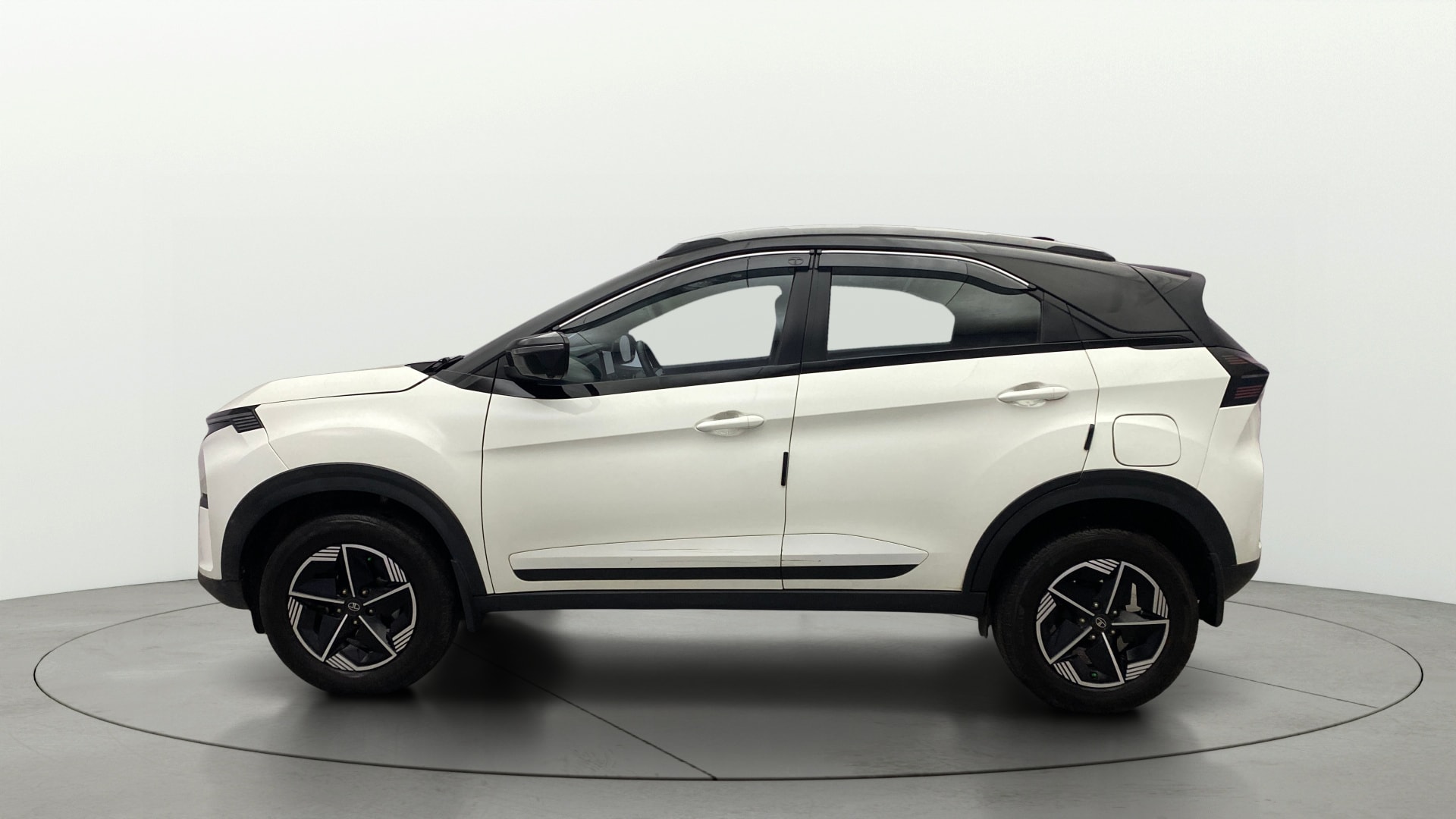 View 2024 Tata Nexon Revotron XE Image 6 Used 2024 Tata Nexon Revotron XE Image 6