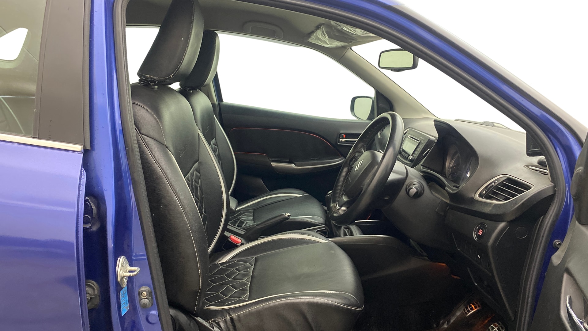 View 2017 Maruti Suzuki 1000 Base Variant Image 26 Used 2017 Maruti Suzuki 1000 Base Variant Image 26