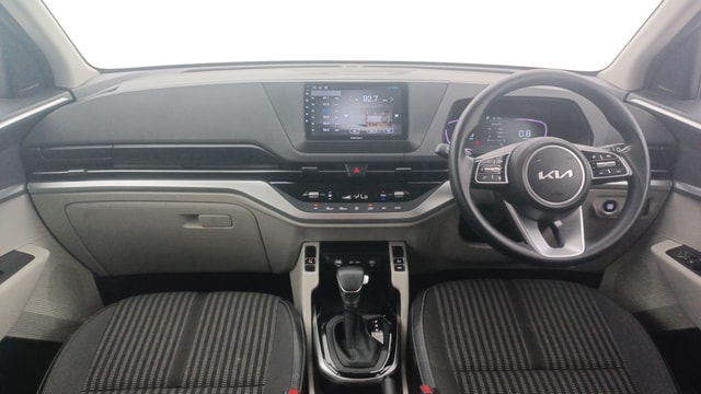 View Kia Carens Image 32 Used Kia Carens Image 32