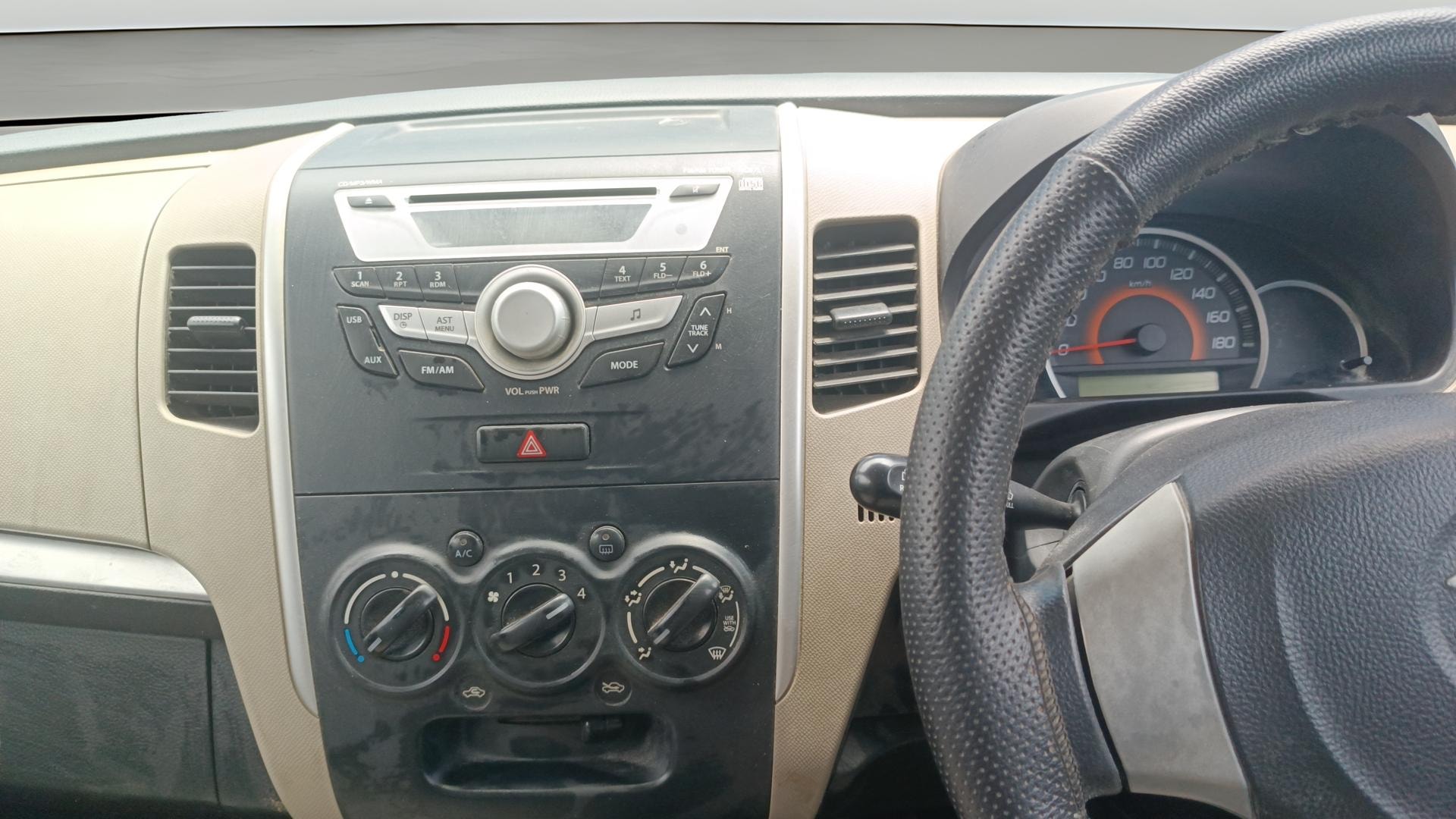 View 2015 Maruti Suzuki 1000 Base Variant Image 17 Used 2015 Maruti Suzuki 1000 Base Variant Image 17