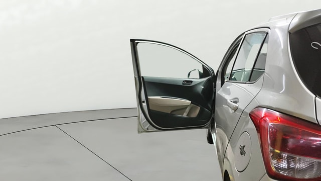 View Hyundai Grand i10 Image 30 Used Hyundai Grand i10 Image 30