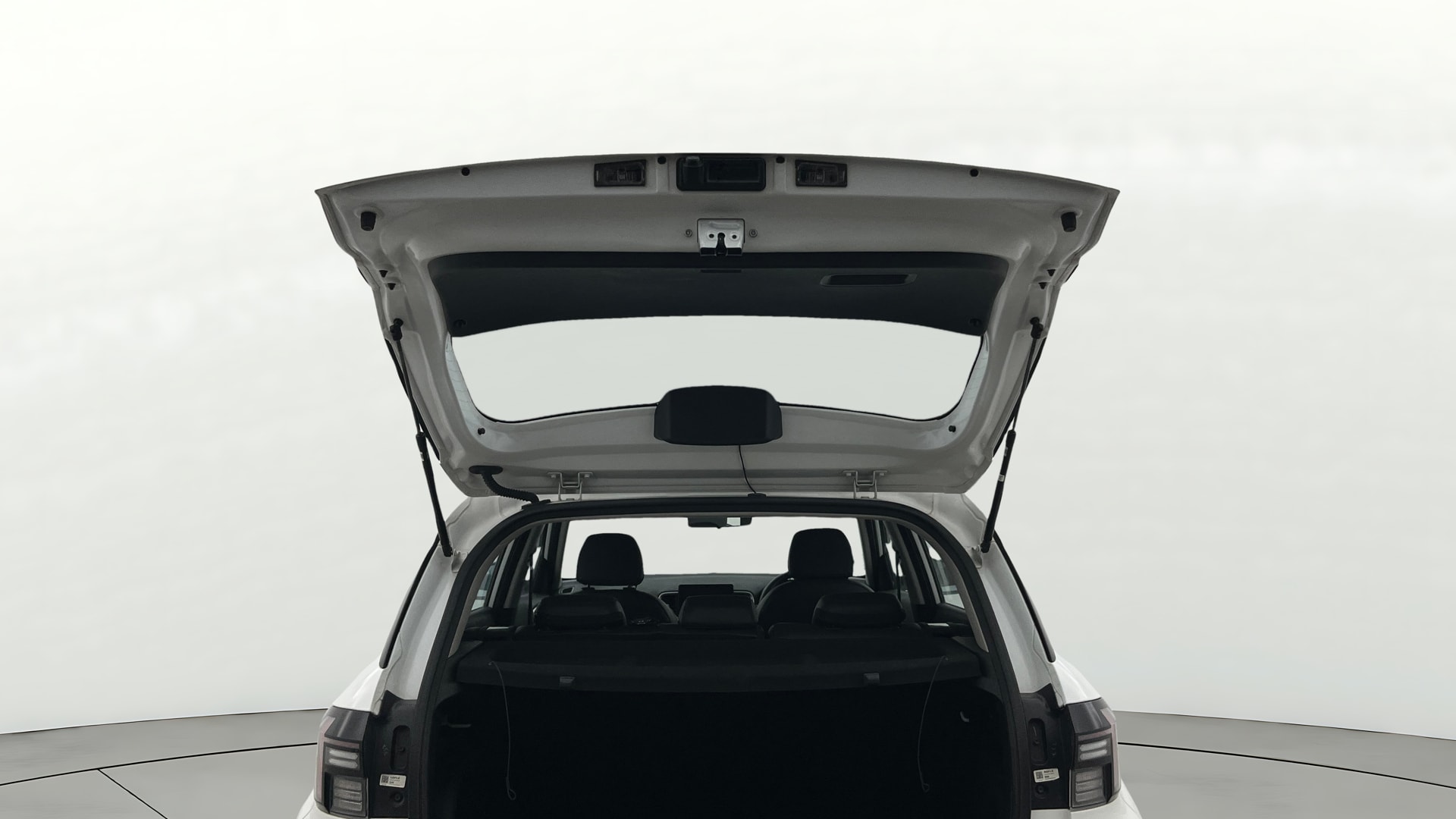 View 2024 Hyundai Venue S(O) Plus 1.2 Petrol MT Image 16 Used 2024 Hyundai Venue S(O) Plus 1.2 Petrol MT Image 16