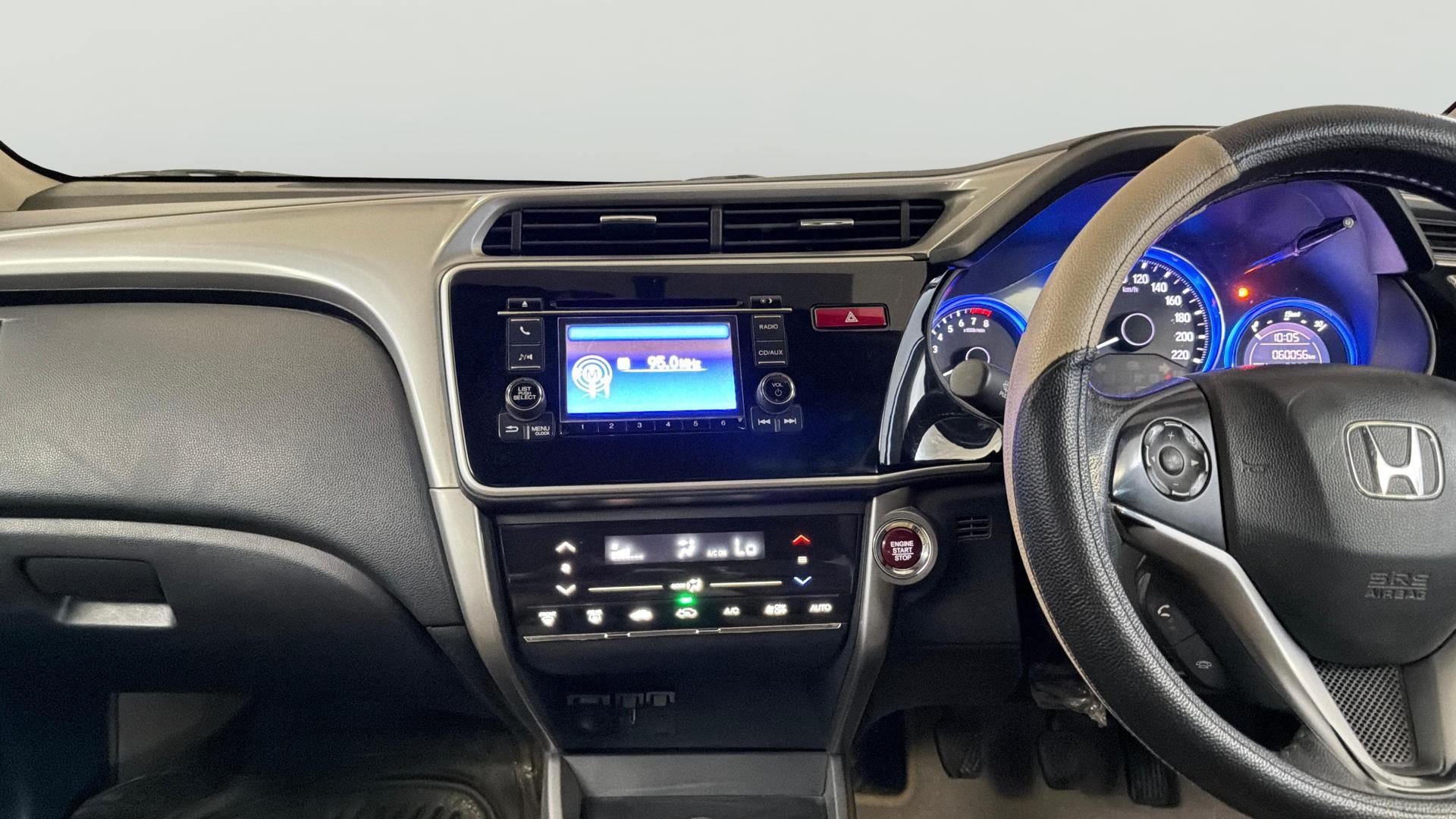 View 2017 Honda City ZX MT Diesel Anniversary Edition Image 18 Used 2017 Honda City ZX MT Diesel Anniversary Edition Image 18