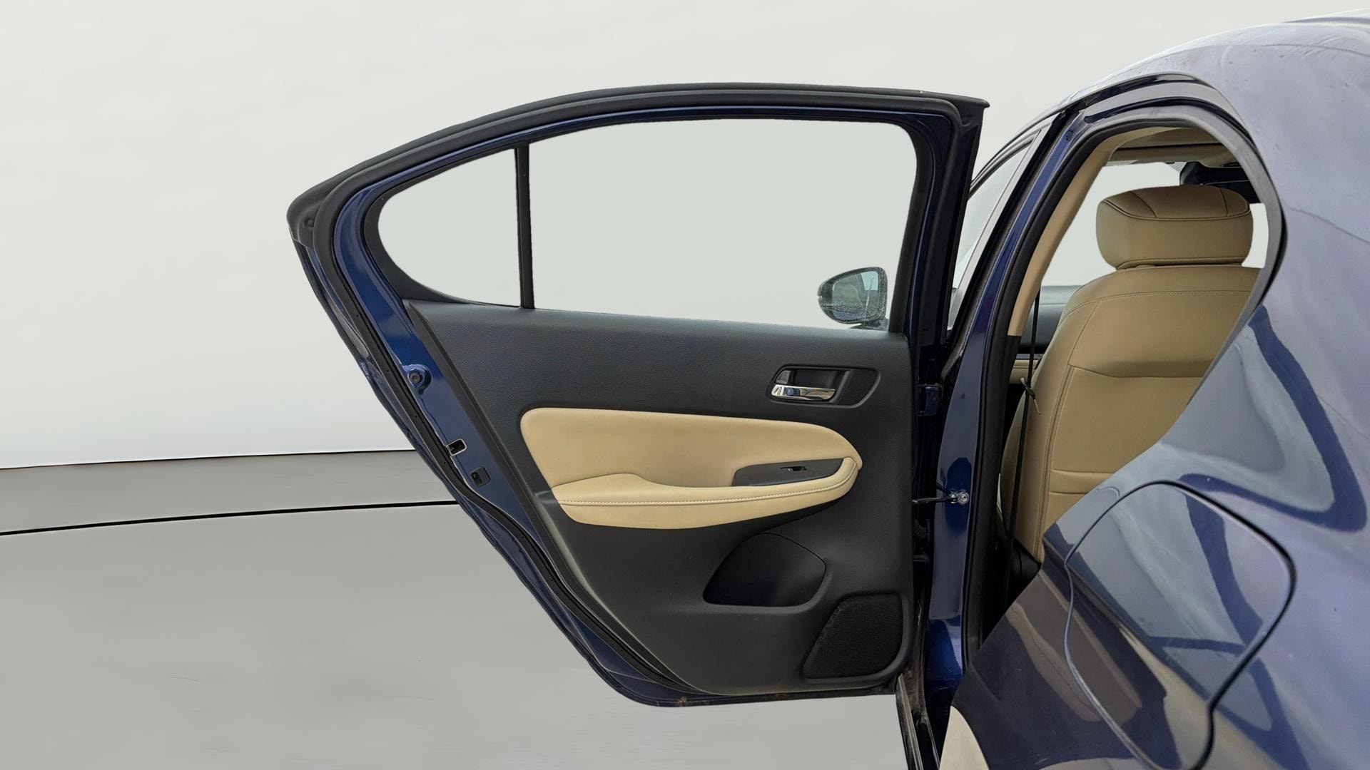 View 2023 Honda City ZX CVT Image 15 Used 2023 Honda City ZX CVT Image 15