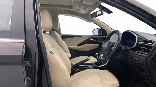 View MG Hector Image 18 Used MG Hector Image 18