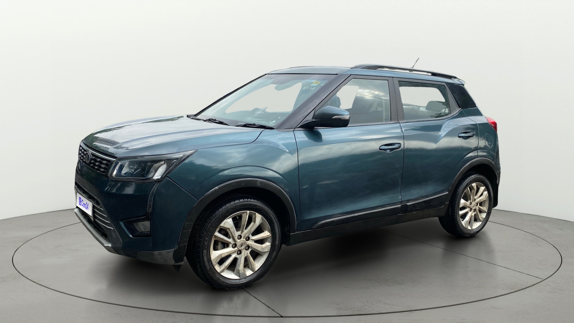 View 2019 Mahindra XUV300 W4 Petrol BS IV Image 36 Used 2019 Mahindra XUV300 W4 Petrol BS IV Image 36