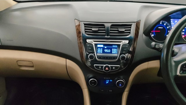 View Hyundai Verna Image 17 Used Hyundai Verna Image 17