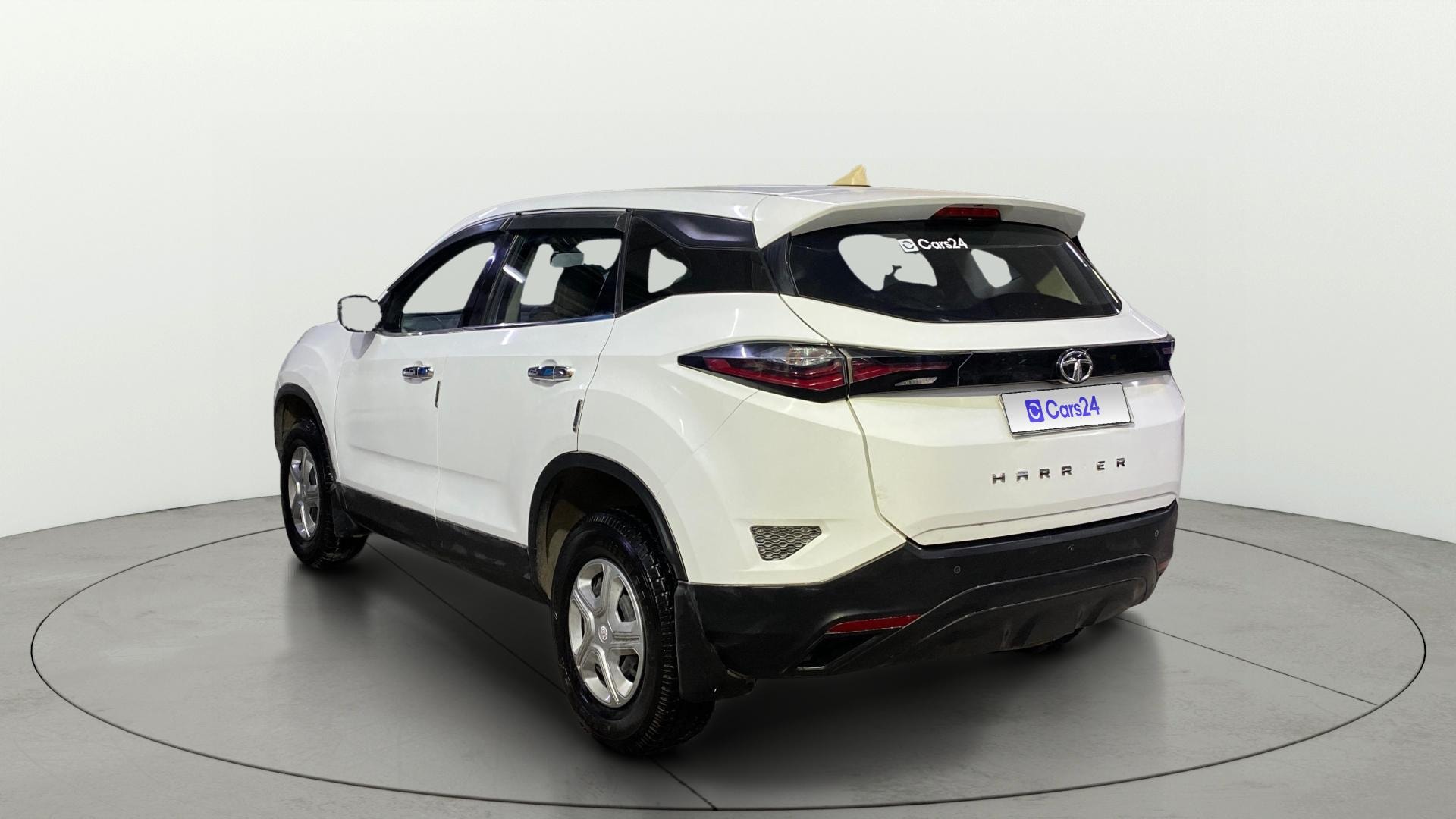 View 2022 Tata Harrier XE Image 2 Used 2022 Tata Harrier XE Image 2