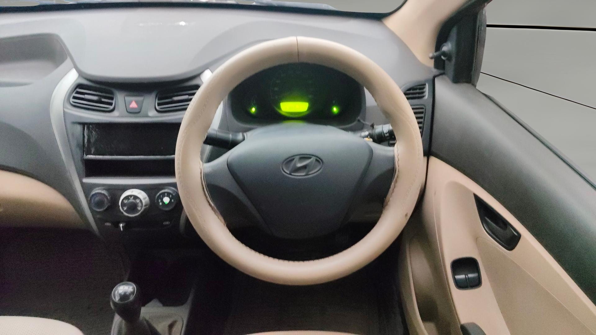 View 2015 Hyundai EON Era Plus Image 20 Used 2015 Hyundai EON Era Plus Image 20