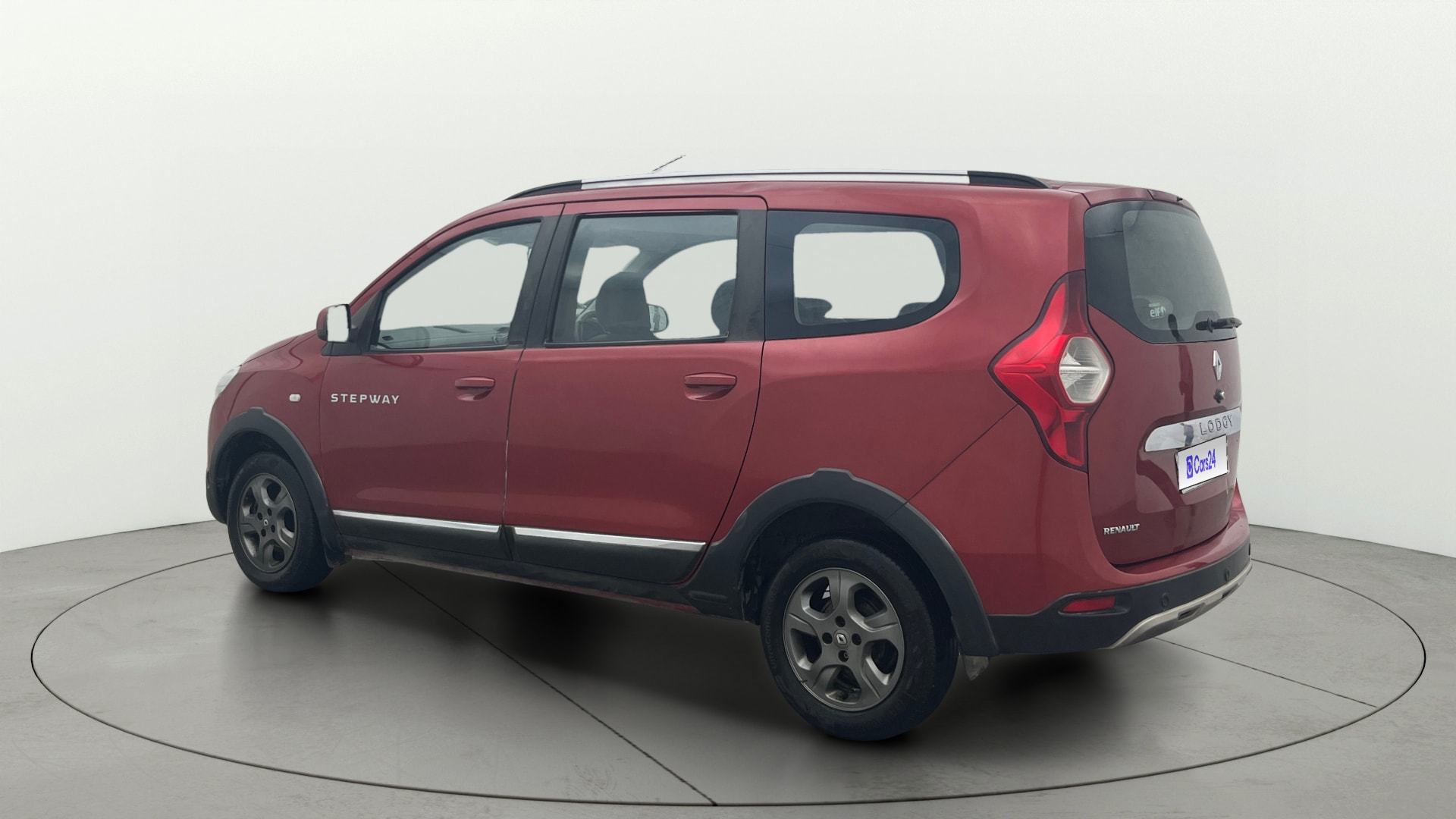View 2017 Renault Lodgy Stepway RXZ 85PS 8 seater Image 2 Used 2017 Renault Lodgy Stepway RXZ 85PS 8 seater Image 2