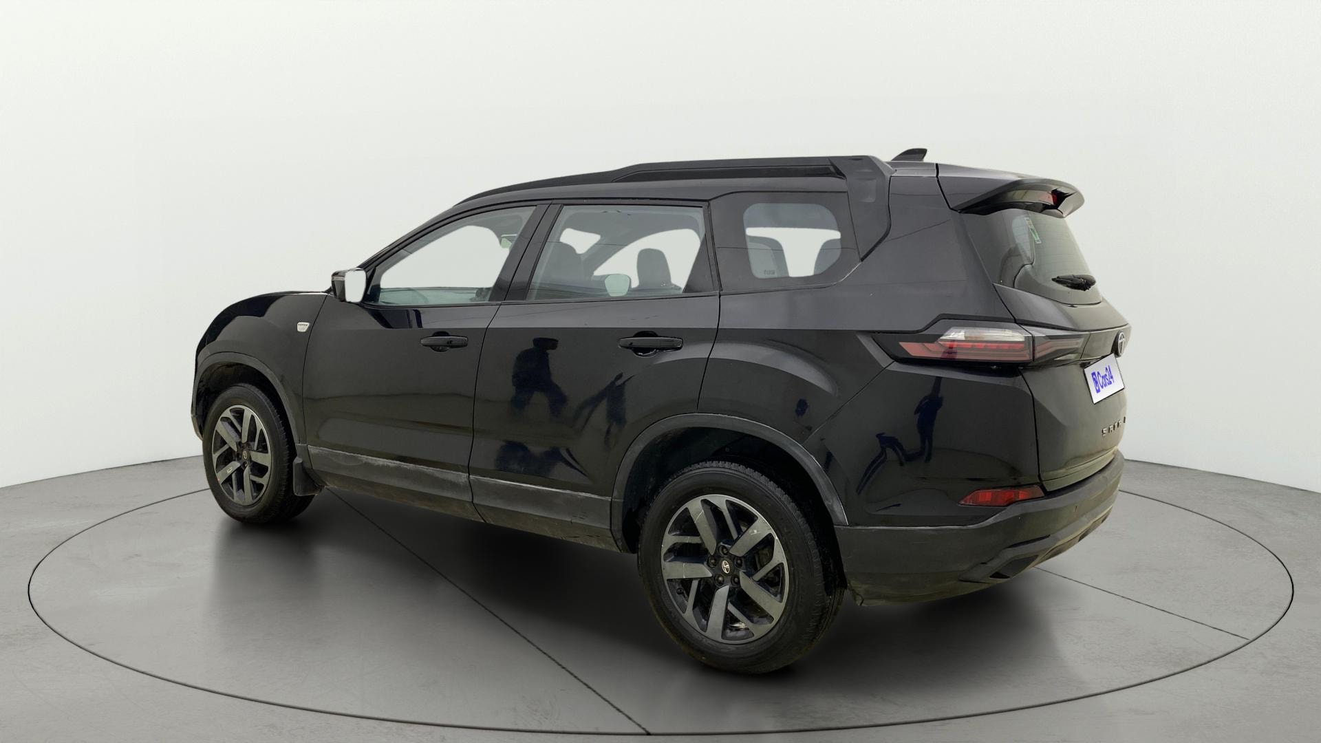 View 2023 Tata Safari XZA Plus Option Dark Image 2 Used 2023 Tata Safari XZA Plus Option Dark Image 2