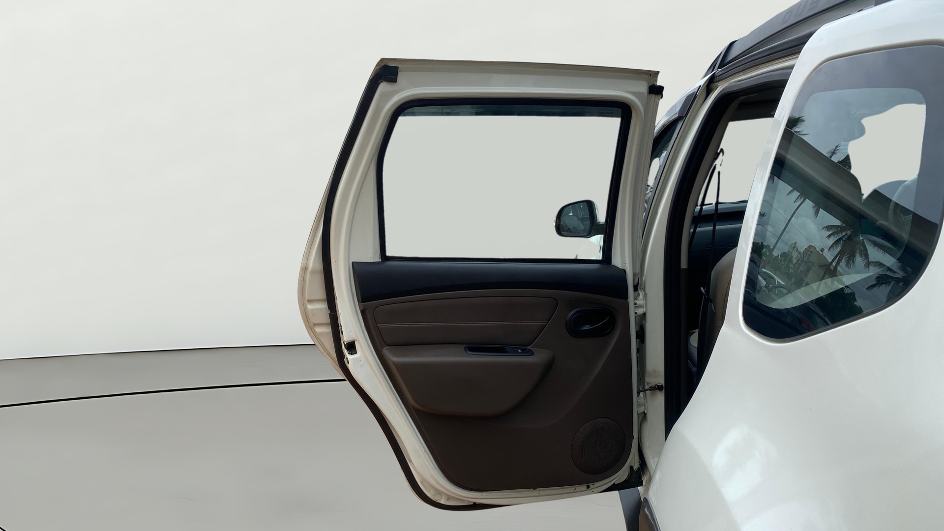 View 2019 Renault Duster 85 PS RXS 4X2 MT Image 14 Used 2019 Renault Duster 85 PS RXS 4X2 MT Image 14