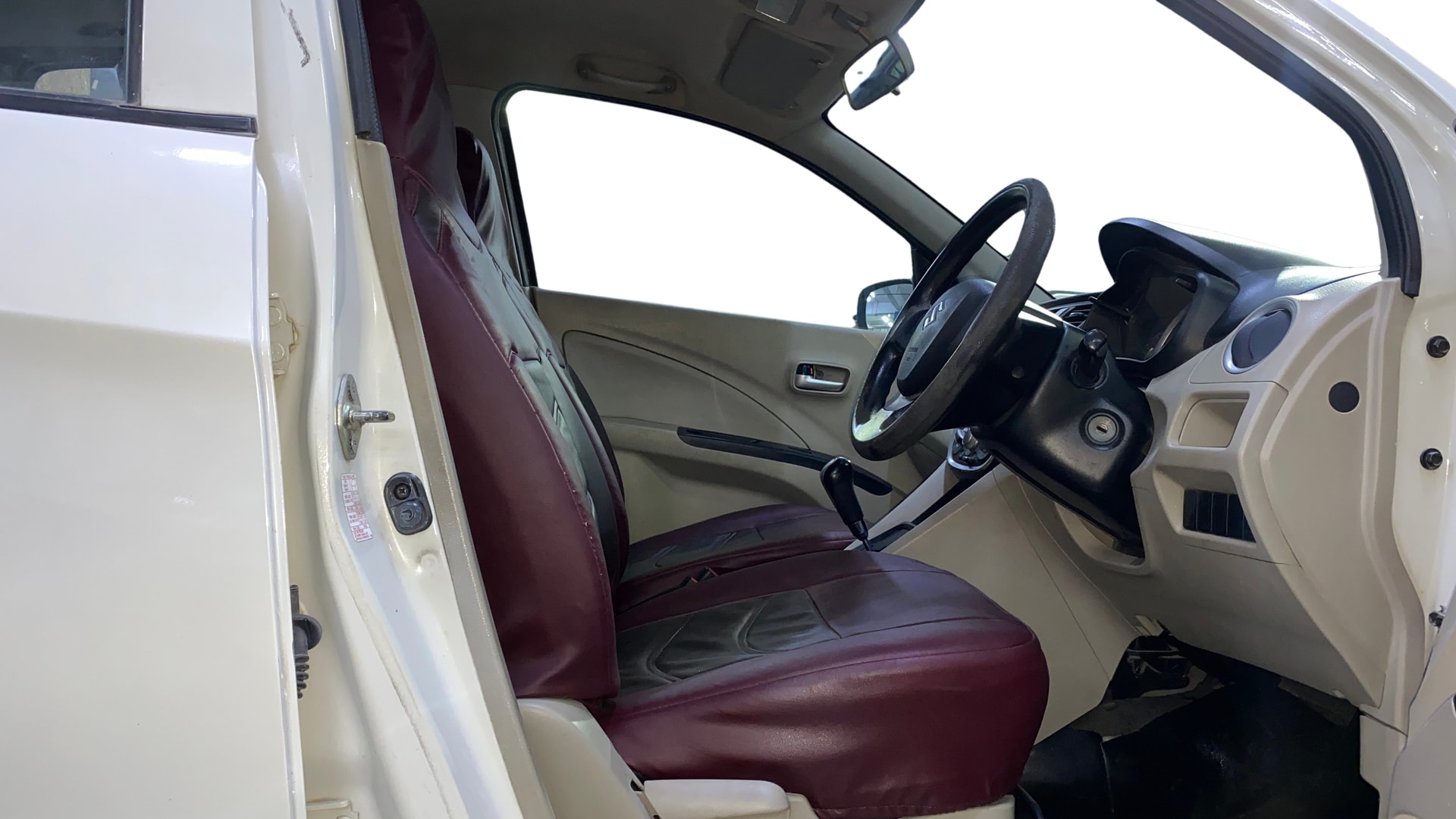 View 2019 Maruti Suzuki 1000 Base Variant Image 19 Used 2019 Maruti Suzuki 1000 Base Variant Image 19