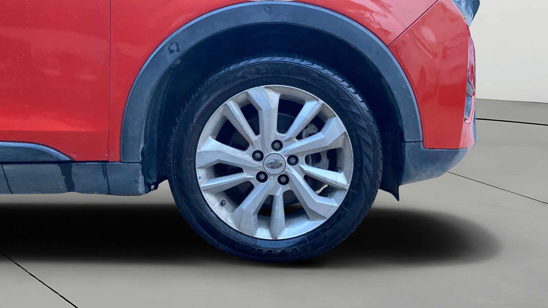 View 2019 Mahindra XUV300 W4 Petrol BS IV Image 42 Used 2019 Mahindra XUV300 W4 Petrol BS IV Image 42