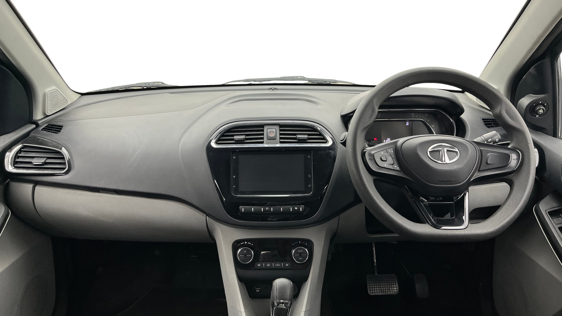 View 2020 Tata Tiago Revotorq XB Image 15 Used 2020 Tata Tiago Revotorq XB Image 15