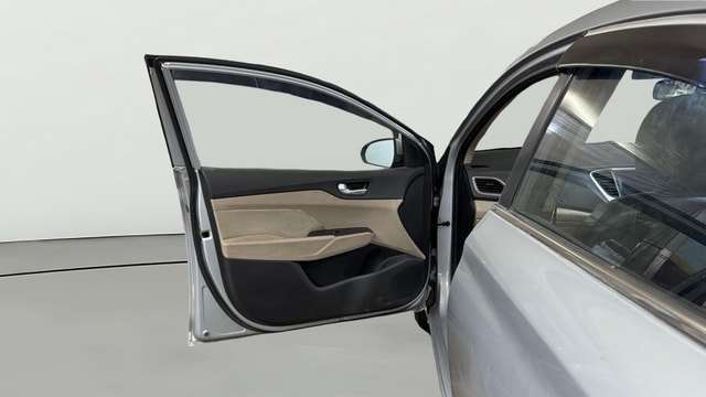 View Hyundai Verna Image 37 Used Hyundai Verna Image 37
