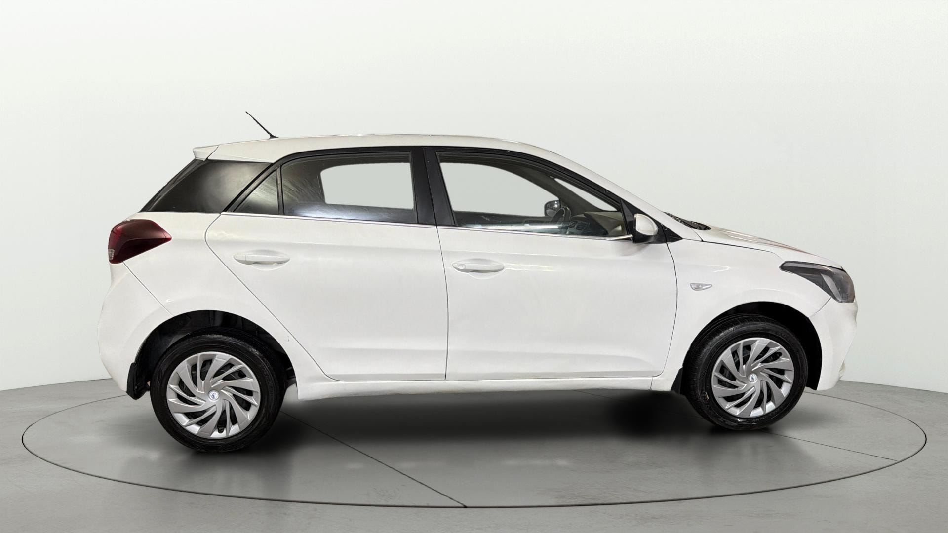 View 2020 Hyundai Elite i20 1.2 Magna Plus Petrol BS IV Image 8 Used 2020 Hyundai Elite i20 1.2 Magna Plus Petrol BS IV Image 8