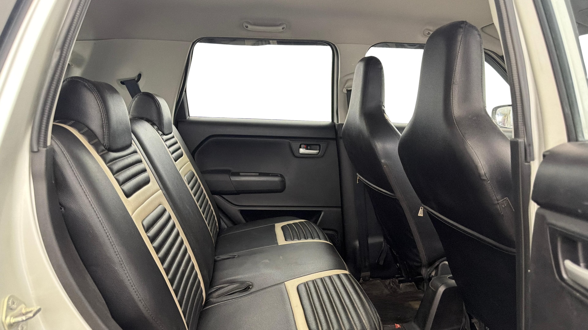 View 2020 Maruti Suzuki 1000 Base Variant Image 29 Used 2020 Maruti Suzuki 1000 Base Variant Image 29