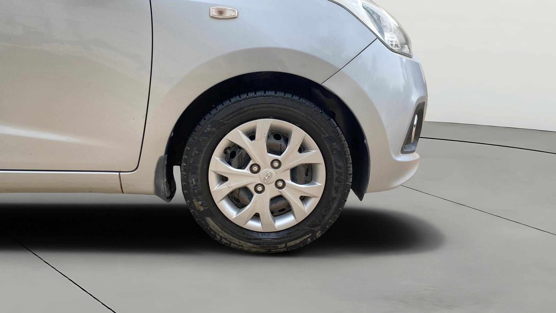 View 2015 Hyundai Grand i10 Magna 1.2 Kappa VTVT Image 41 Used 2015 Hyundai Grand i10 Magna 1.2 Kappa VTVT Image 41