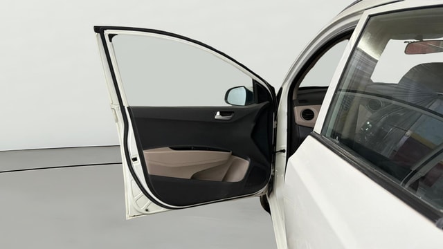View Hyundai Grand i10 Image 30 Used Hyundai Grand i10 Image 30