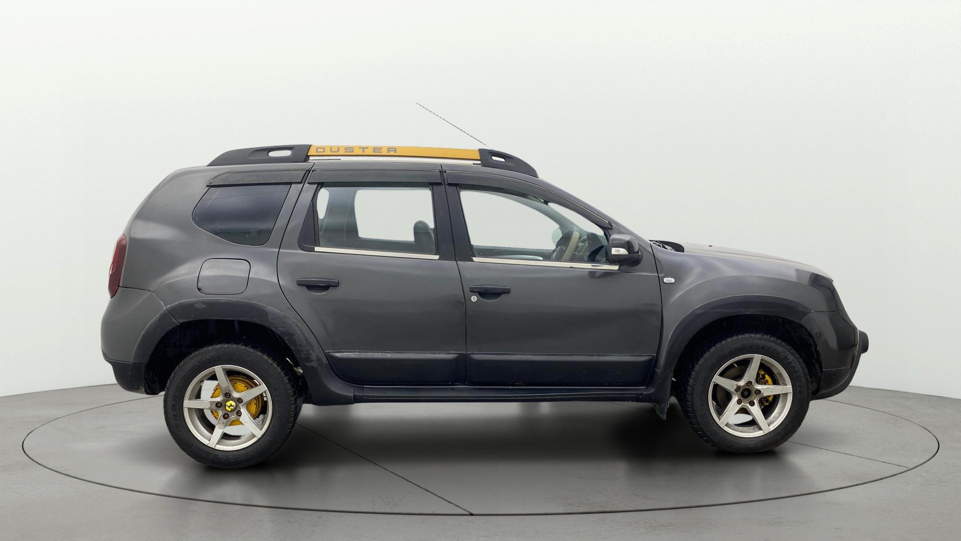 View 2017 Renault Duster Diesel 110PS RXZ AMT Image 8 Used 2017 Renault Duster Diesel 110PS RXZ AMT Image 8