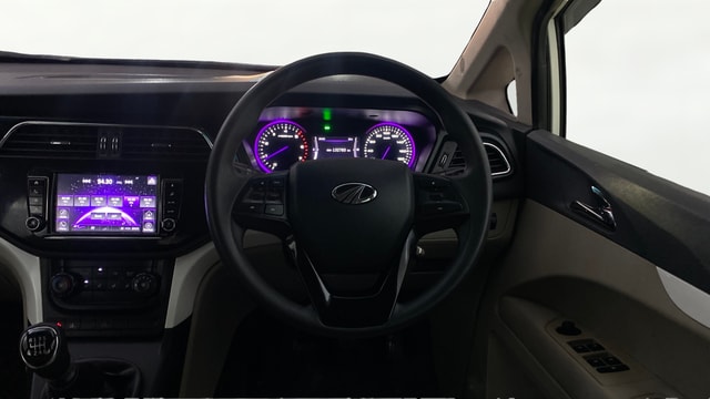 View Mahindra Marazzo Image 21 Used Mahindra Marazzo Image 21