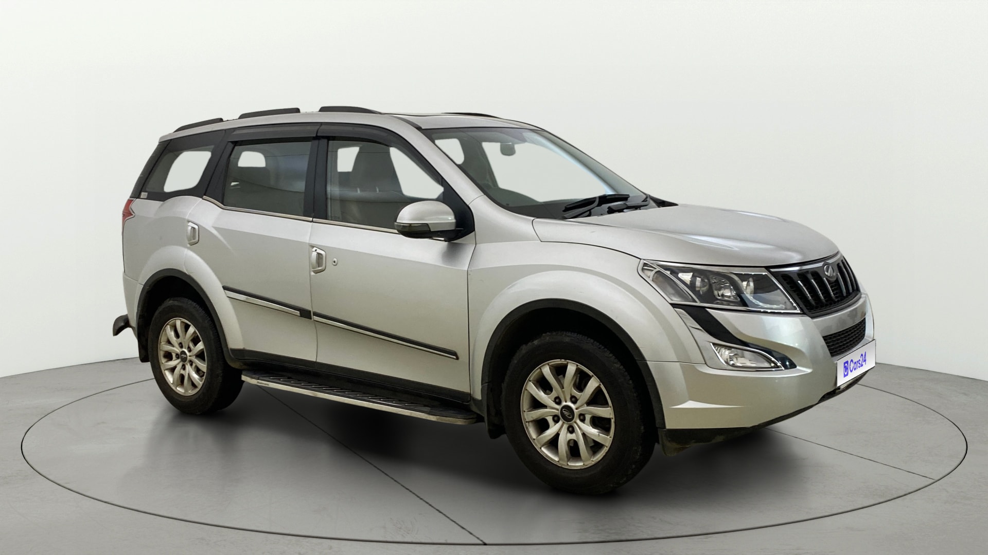 View 2017 Mahindra XUV500 W10 FWD Image 39 Used 2017 Mahindra XUV500 W10 FWD Image 39
