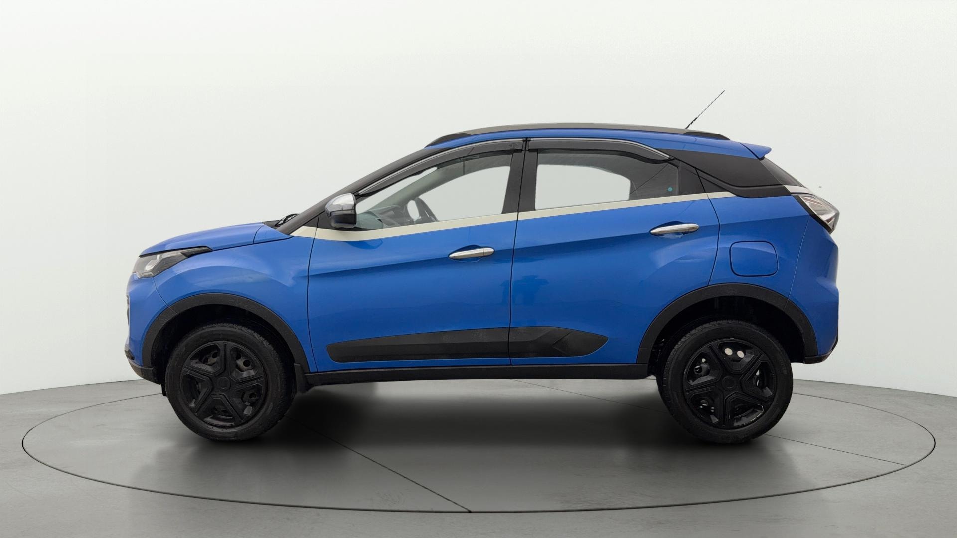 View 2020 Tata Nexon Revotron XE Image 5 Used 2020 Tata Nexon Revotron XE Image 5