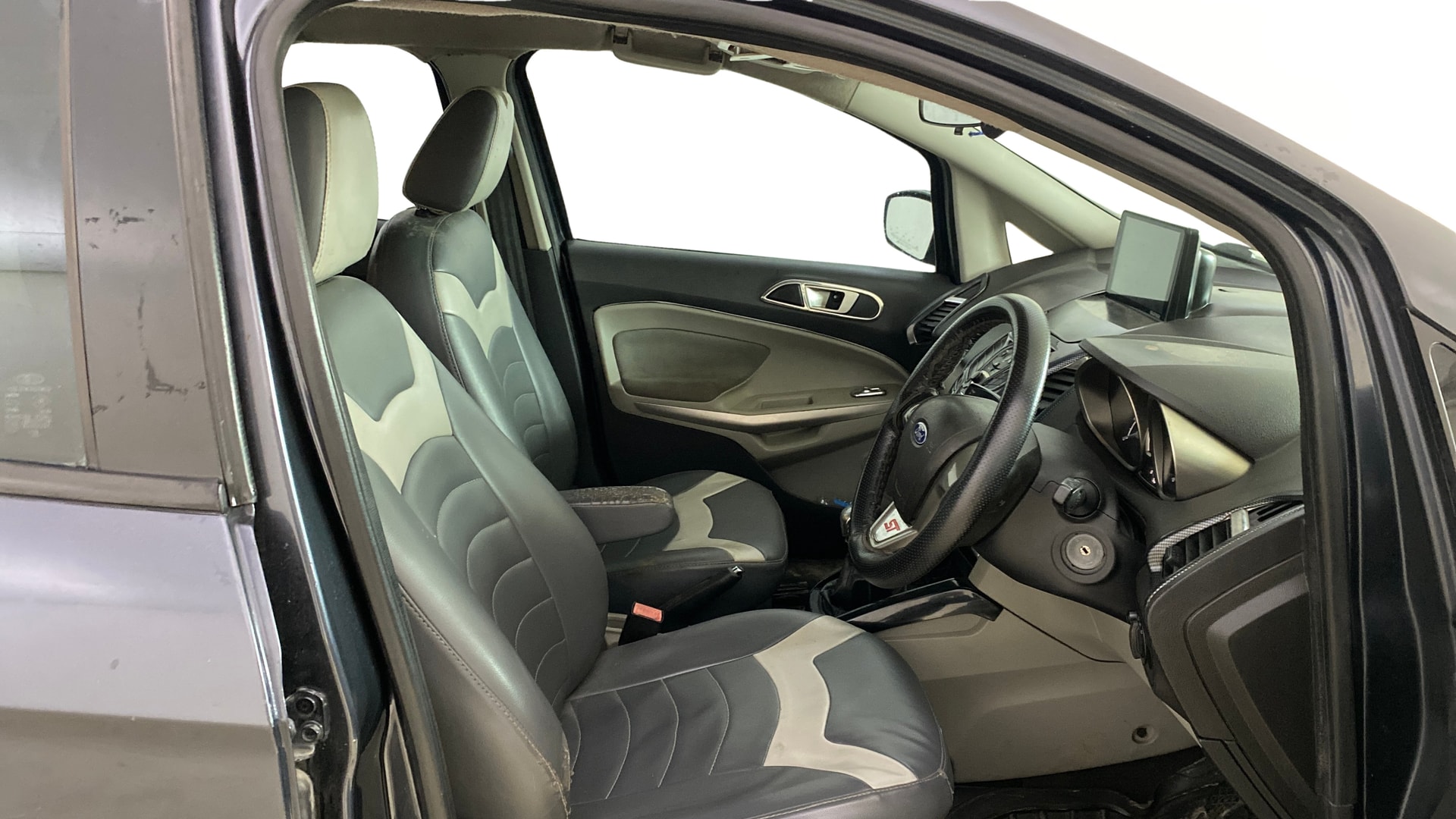 View 2014 Ford EcoSport 1.5 TDCi Diesel Ambiente BS IV Image 26 Used 2014 Ford EcoSport 1.5 TDCi Diesel Ambiente BS IV Image 26