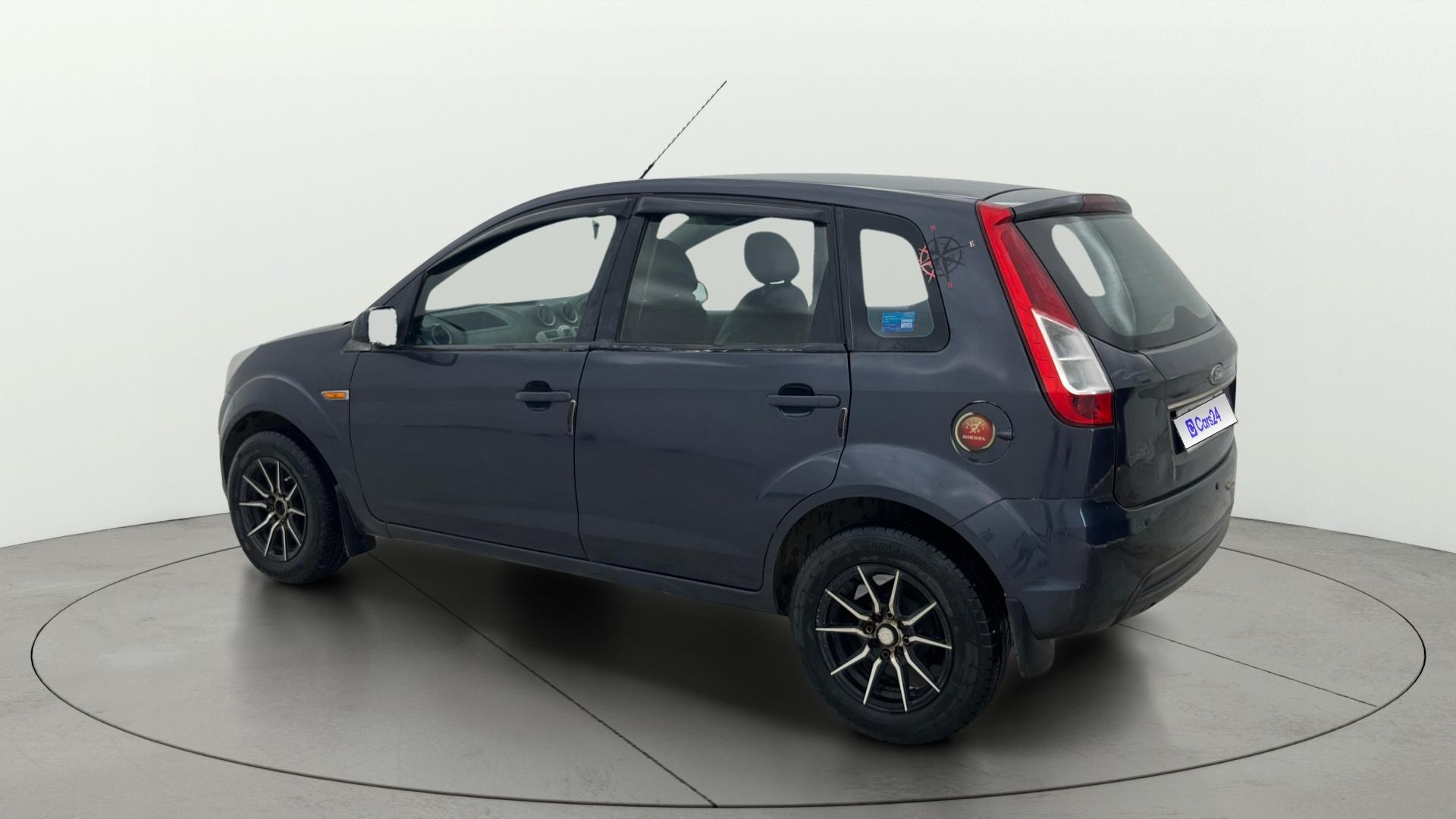 View 2013 Ford Figo 1.2P Ambiente MT BS IV Image 2 Used 2013 Ford Figo 1.2P Ambiente MT BS IV Image 2