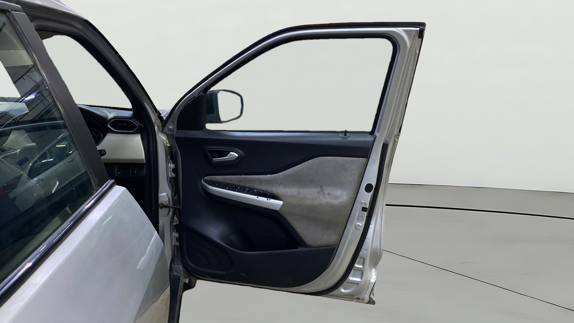 View 2021 Nissan Magnite Turbo XL CVT Image 49 Used 2021 Nissan Magnite Turbo XL CVT Image 49
