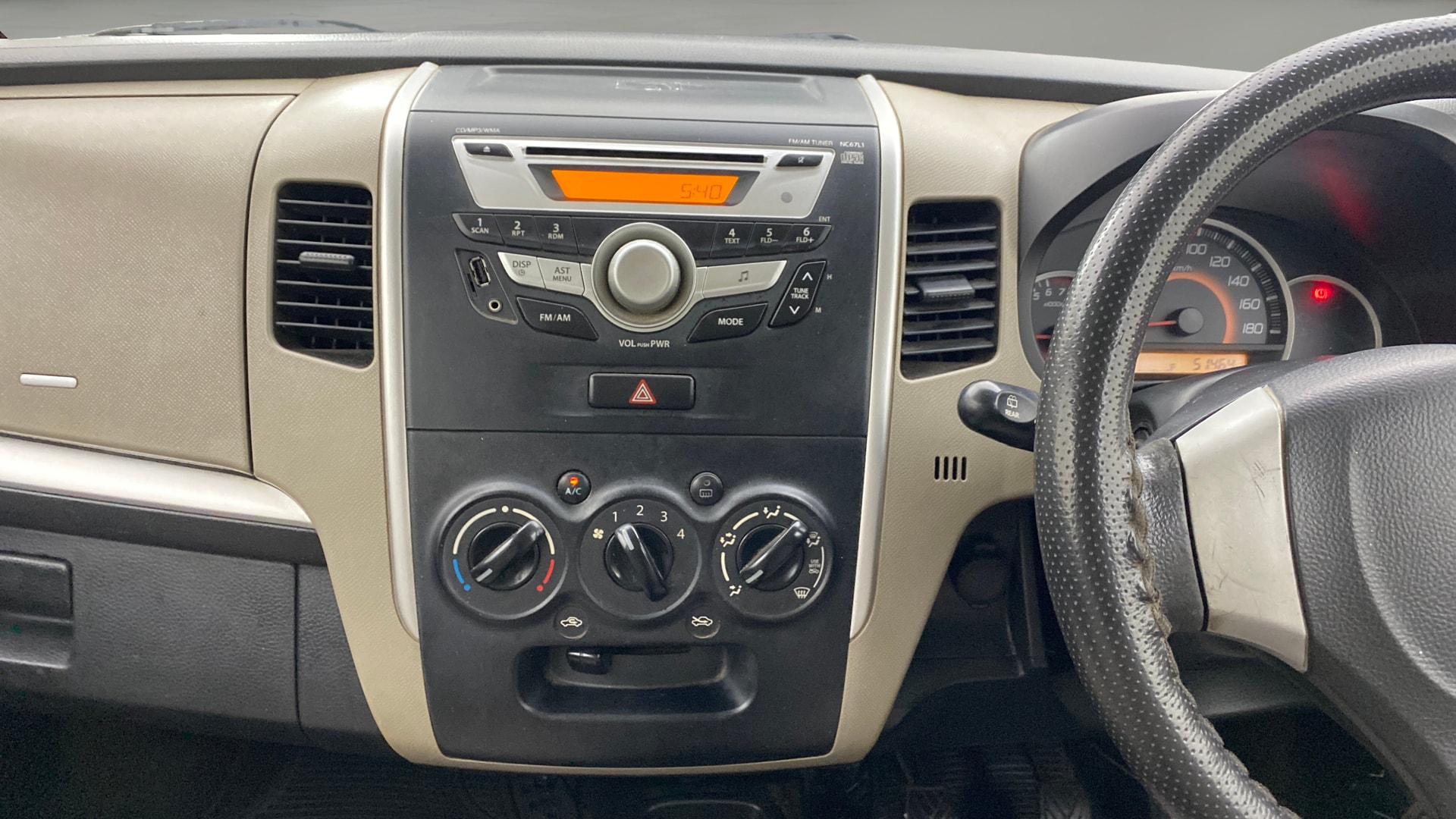 View 2015 Maruti Suzuki 1000 Base Variant Image 17 Used 2015 Maruti Suzuki 1000 Base Variant Image 17
