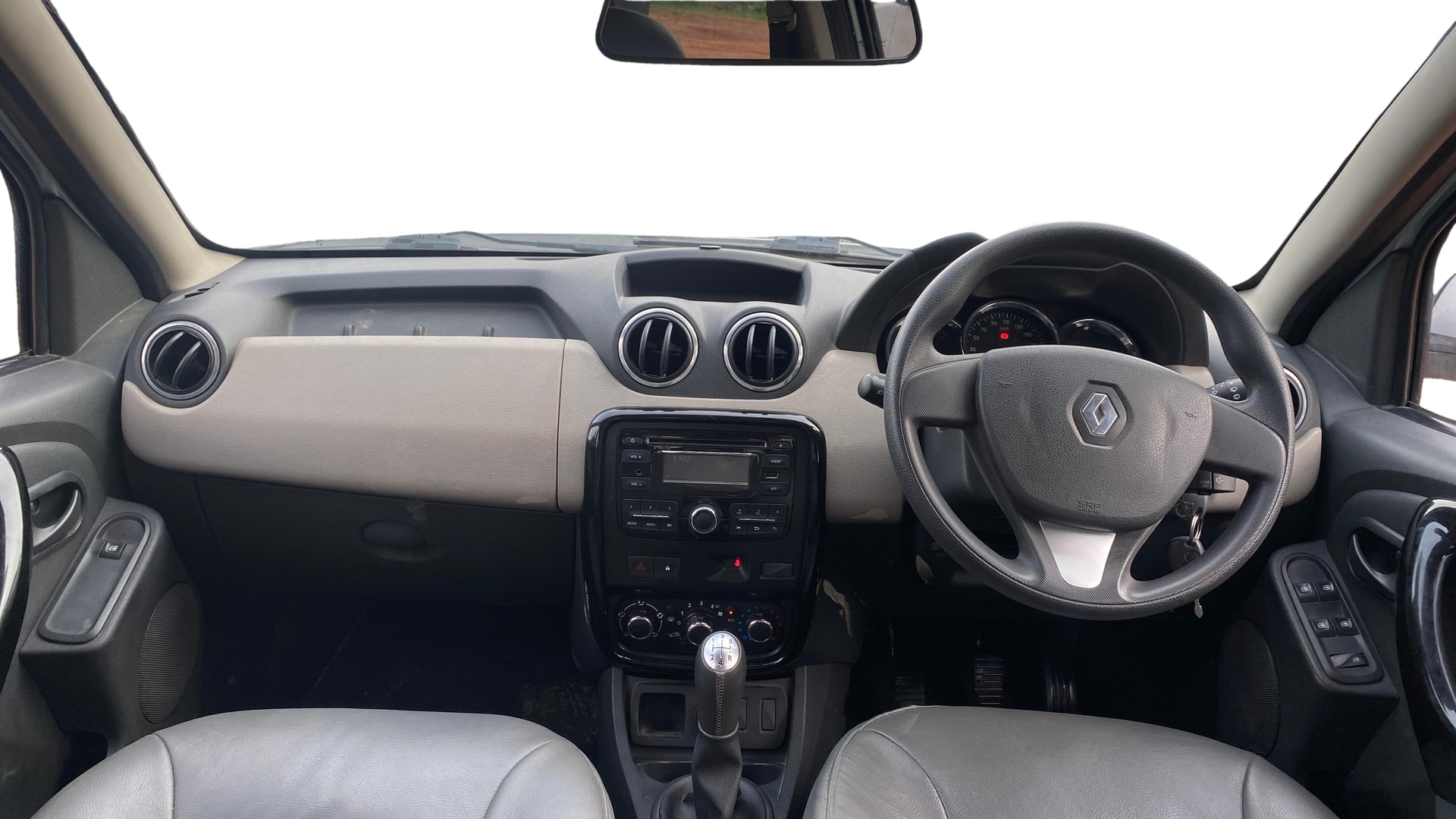 View 2015 Renault Duster Petrol RXL Image 30 Used 2015 Renault Duster Petrol RXL Image 30