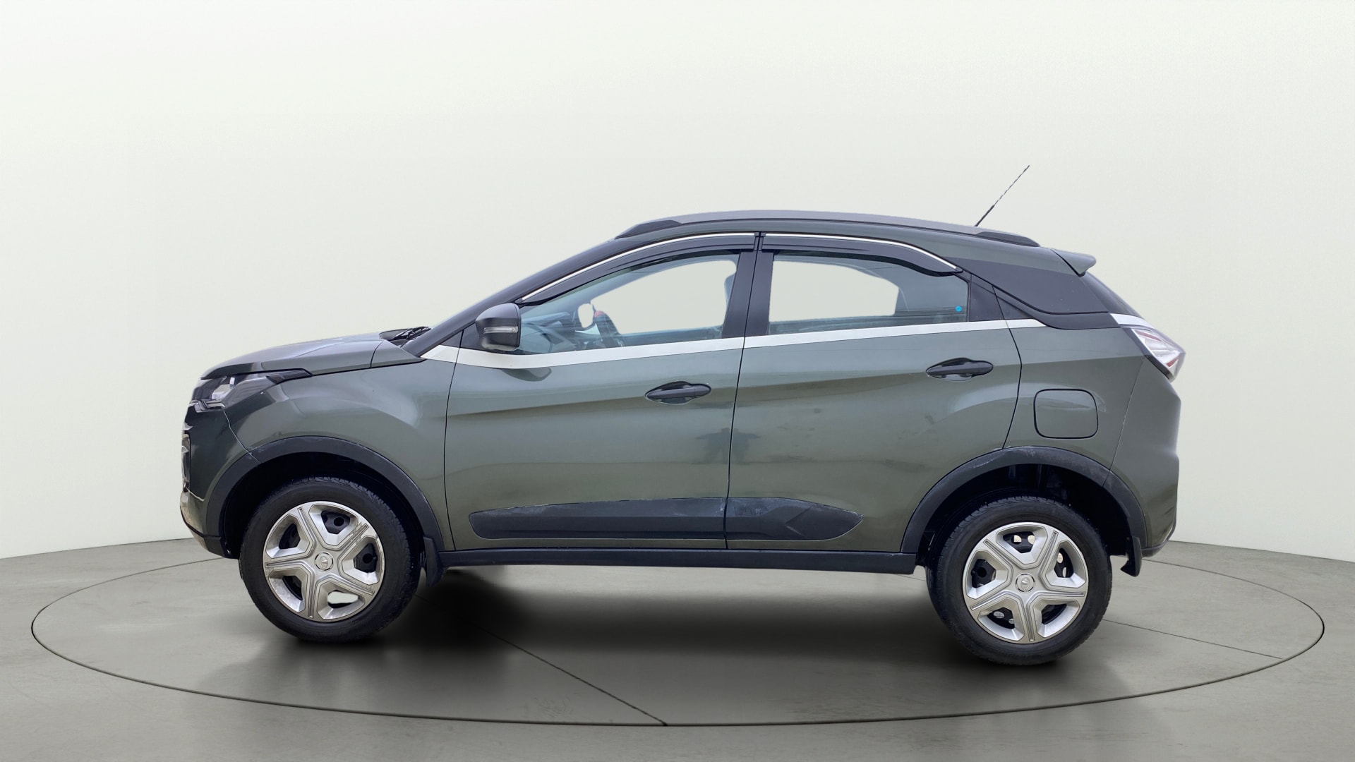 View 2022 Tata Nexon Revotorq XM Image 5 Used 2022 Tata Nexon Revotorq XM Image 5