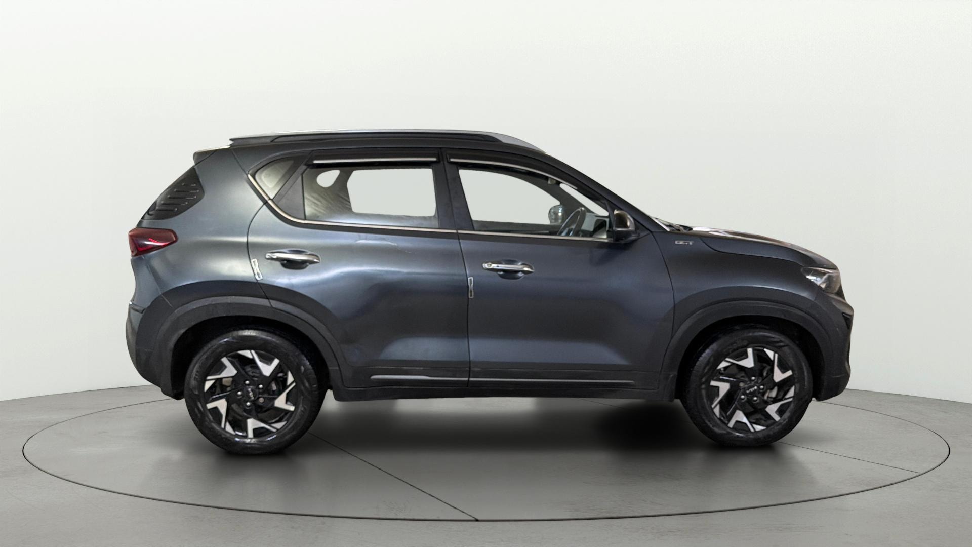 View 2023 Kia Sonet X-Line DCT Petrol Image 9 Used 2023 Kia Sonet X-Line DCT Petrol Image 9