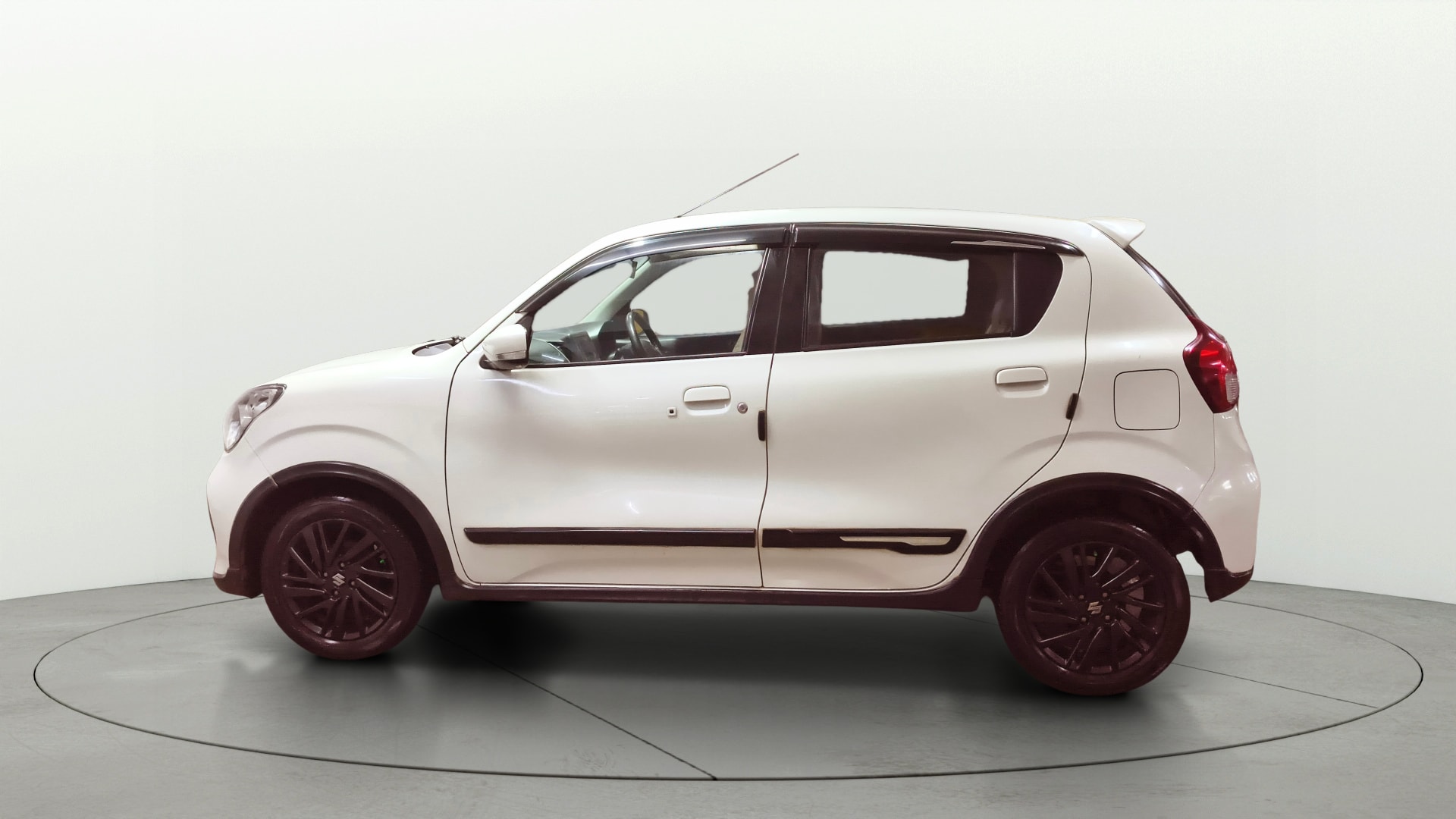 View 2024 Maruti Suzuki 1000 Base Variant Image 5 Used 2024 Maruti Suzuki 1000 Base Variant Image 5