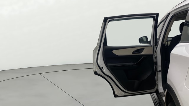 View Mahindra XUV700 Image 23 Used Mahindra XUV700 Image 23