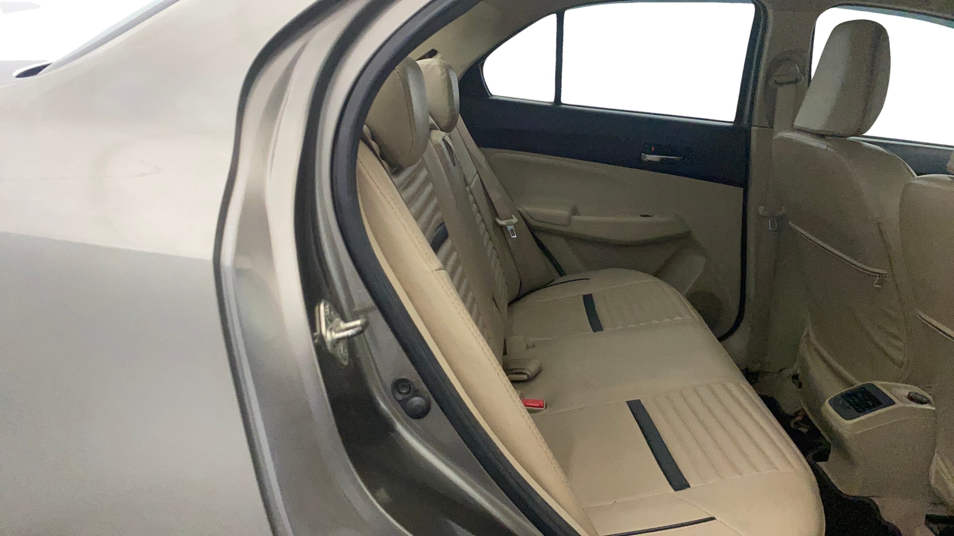 View 2022 Maruti Suzuki 1000 Base Variant Image 28 Used 2022 Maruti Suzuki 1000 Base Variant Image 28