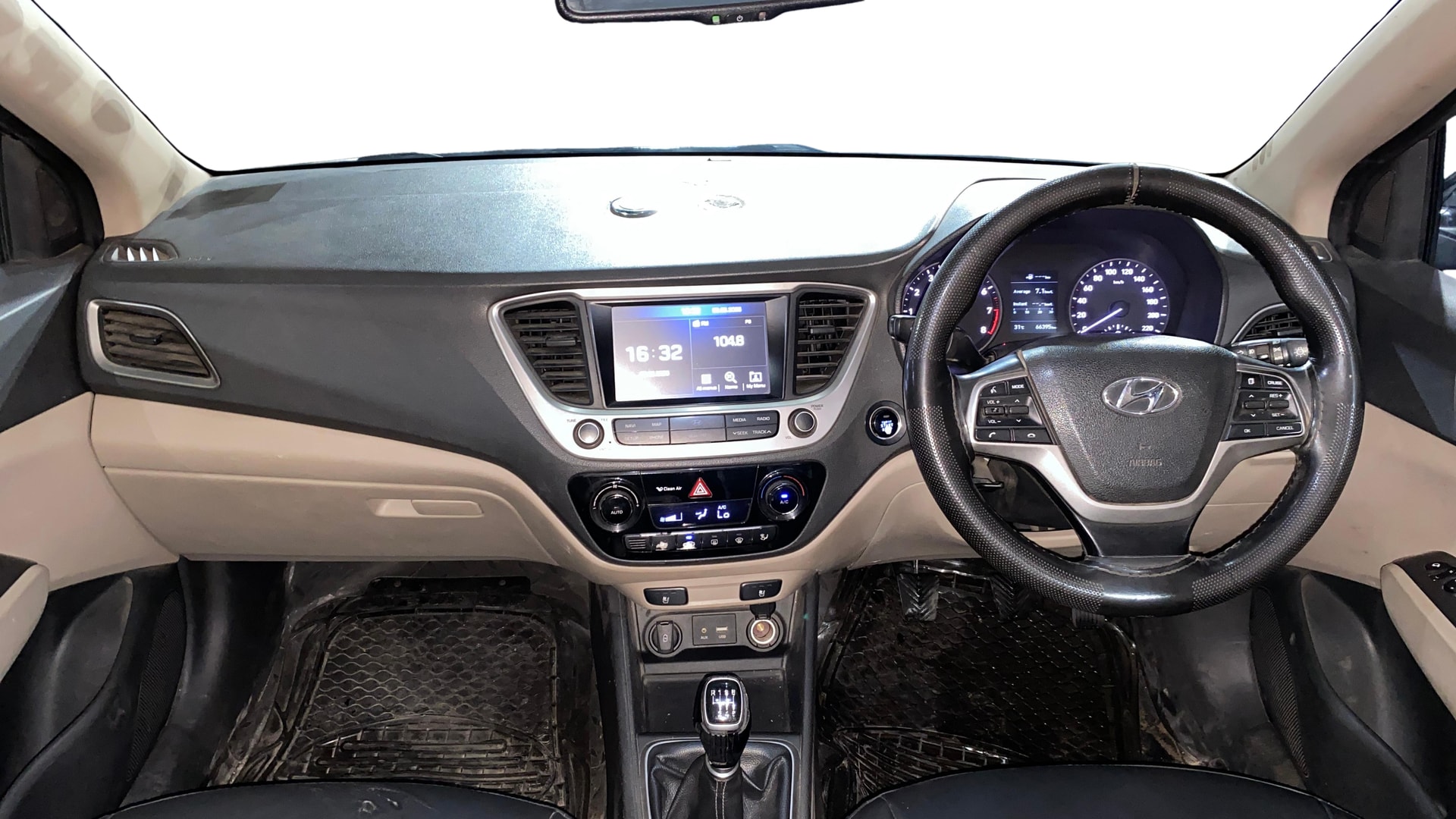View 2018 Hyundai Verna 1.6 VTVT SX (O) Image 30 Used 2018 Hyundai Verna 1.6 VTVT SX (O) Image 30