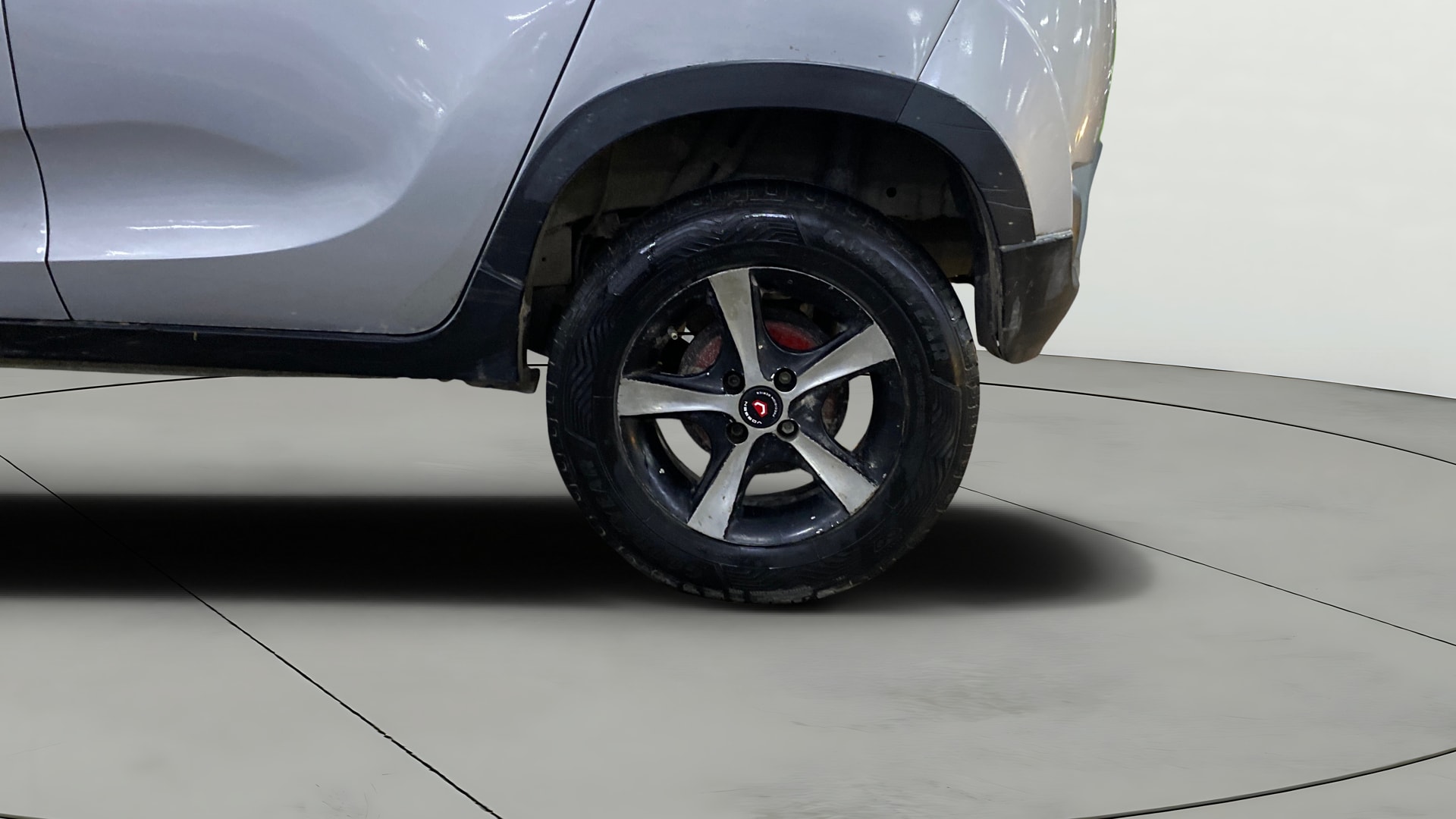View 2017 Mahindra KUV100 K4 Plus Petrol 5 Seater BS IV Image 7 Used 2017 Mahindra KUV100 K4 Plus Petrol 5 Seater BS IV Image 7